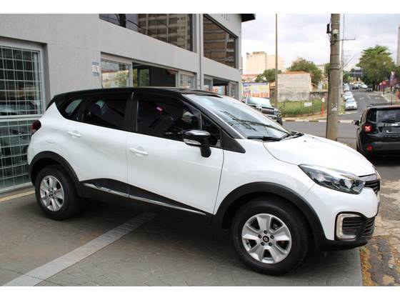 RENAULT CAPTUR 1.6 16V SCE FLEX LIFE X-TRONIC RENAULT CAPTUR 1.6 16V SCE FLEX LIFE X-TRONIC